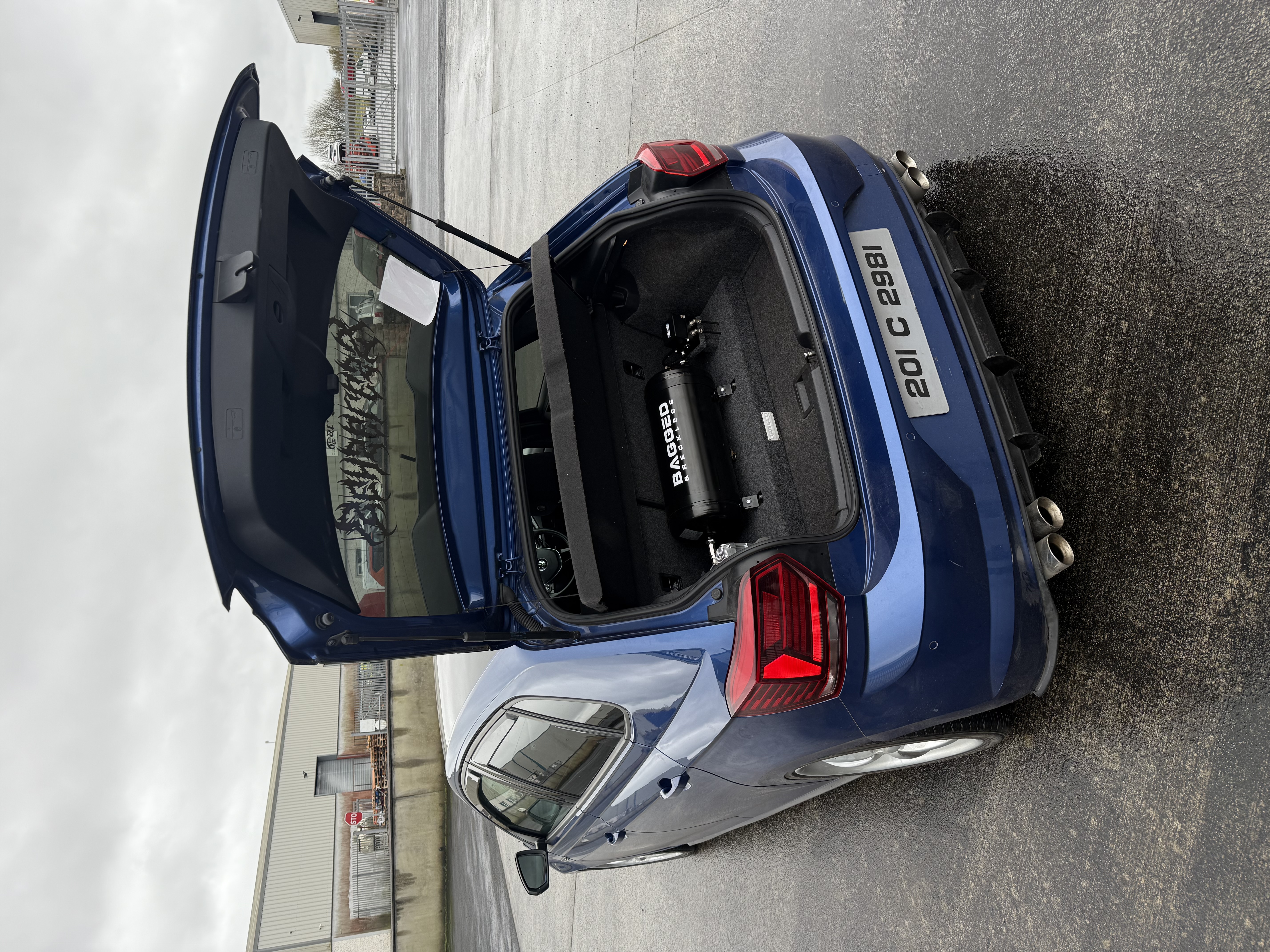 VOLKSWAGEN POLO MK6 R-LINE