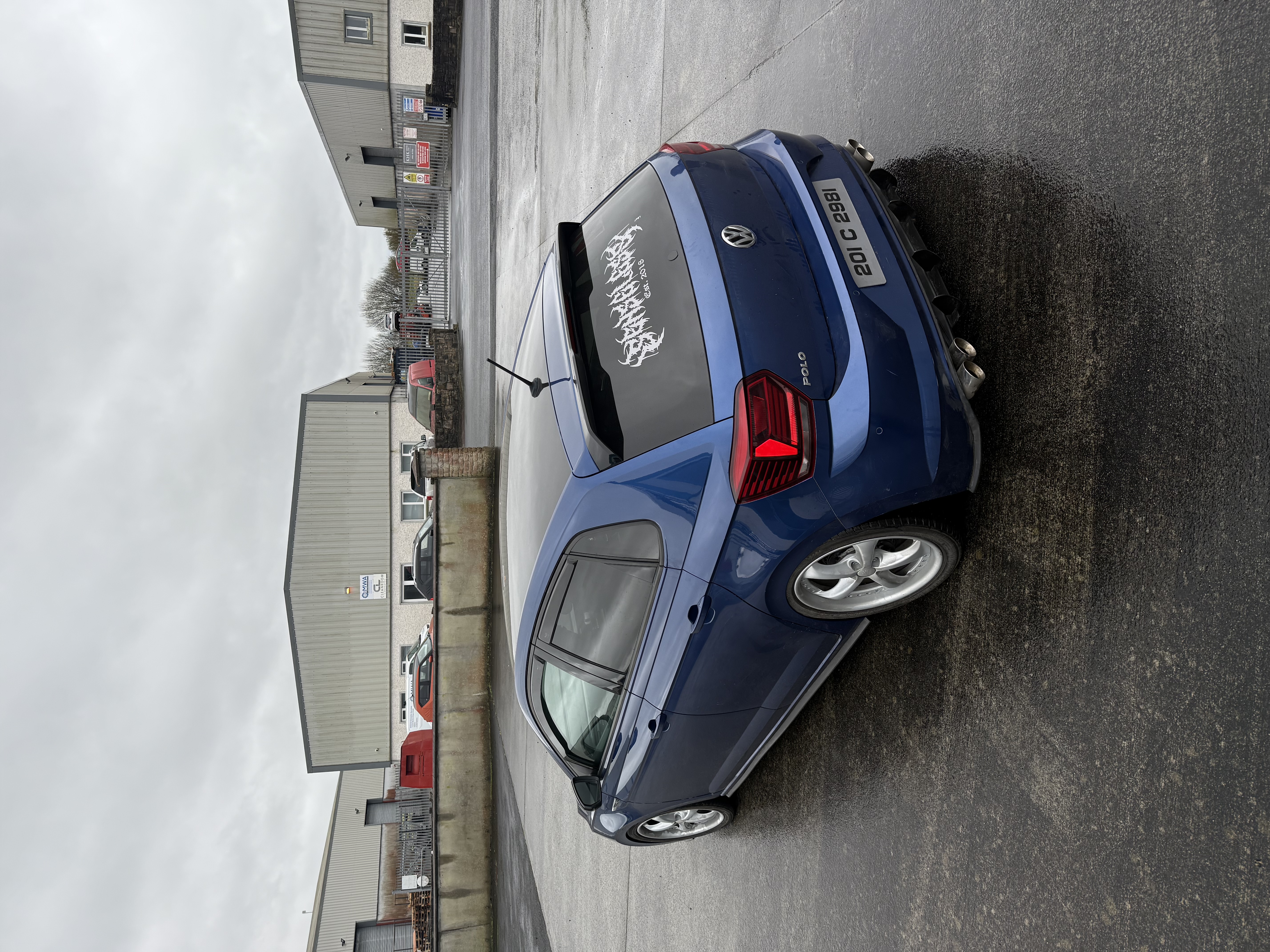 VOLKSWAGEN POLO MK6 R-LINE