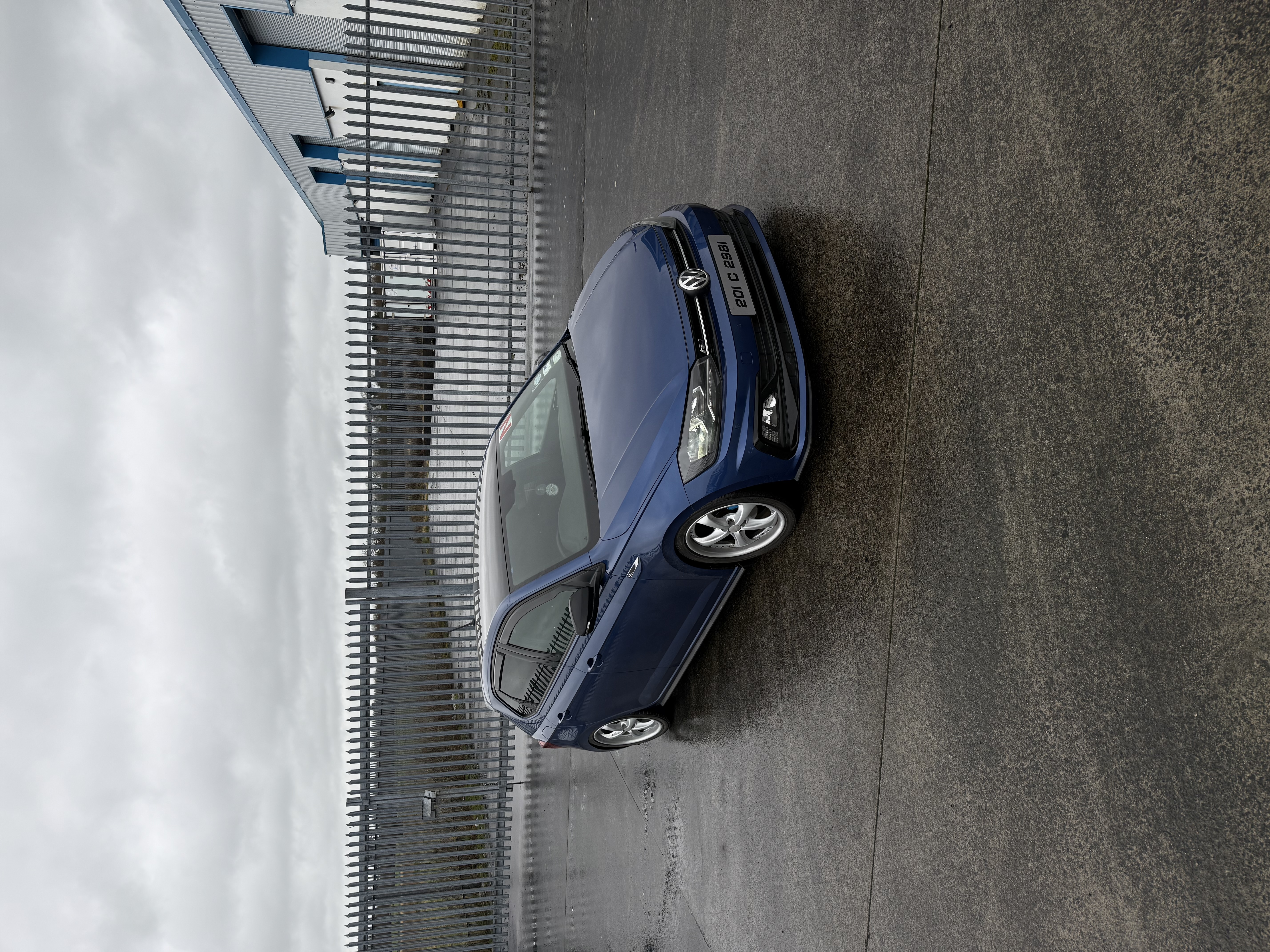 VOLKSWAGEN POLO MK6 R-LINE