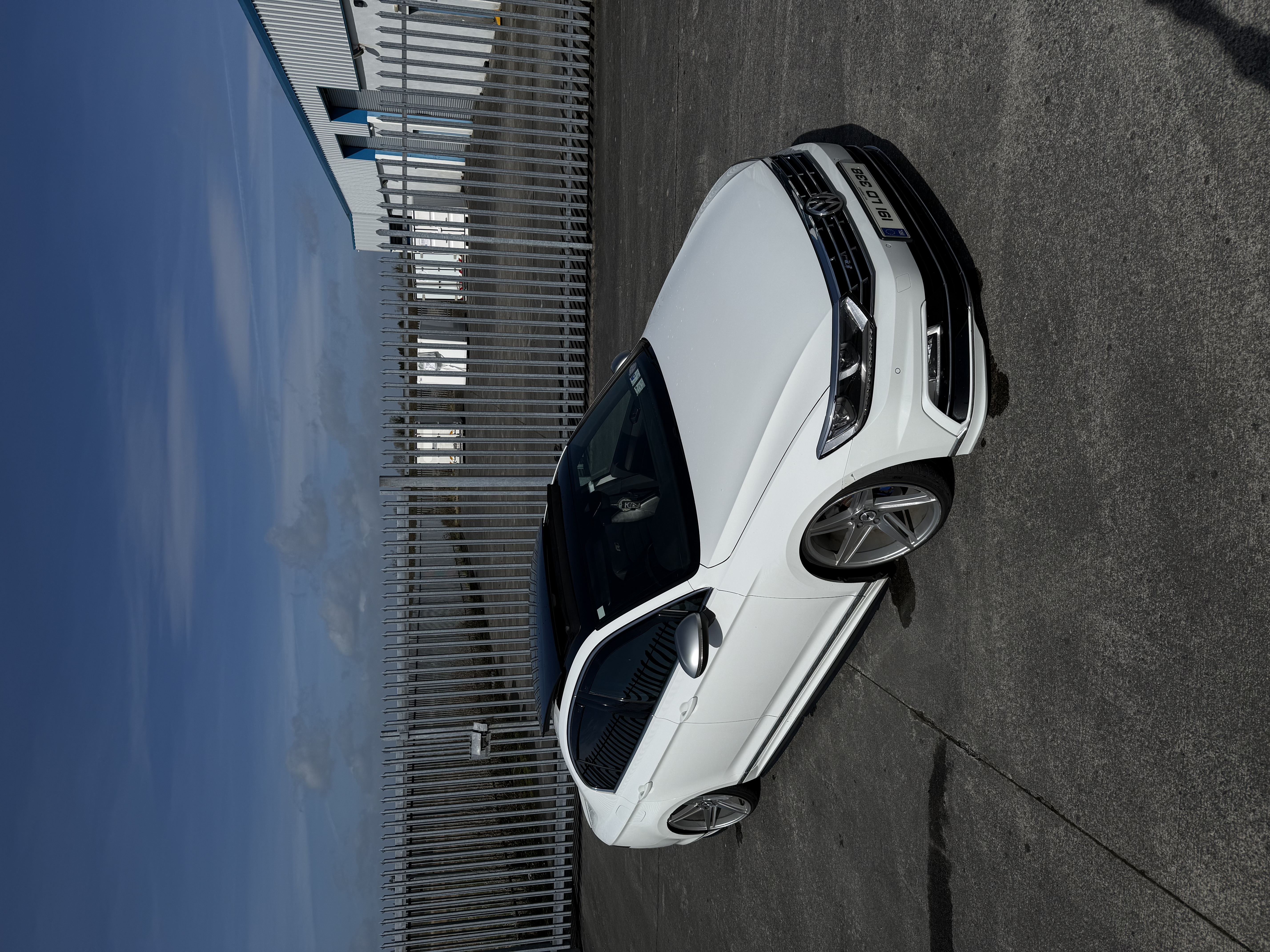 VOLKSWAGEN PASSAT B8 R-LINE