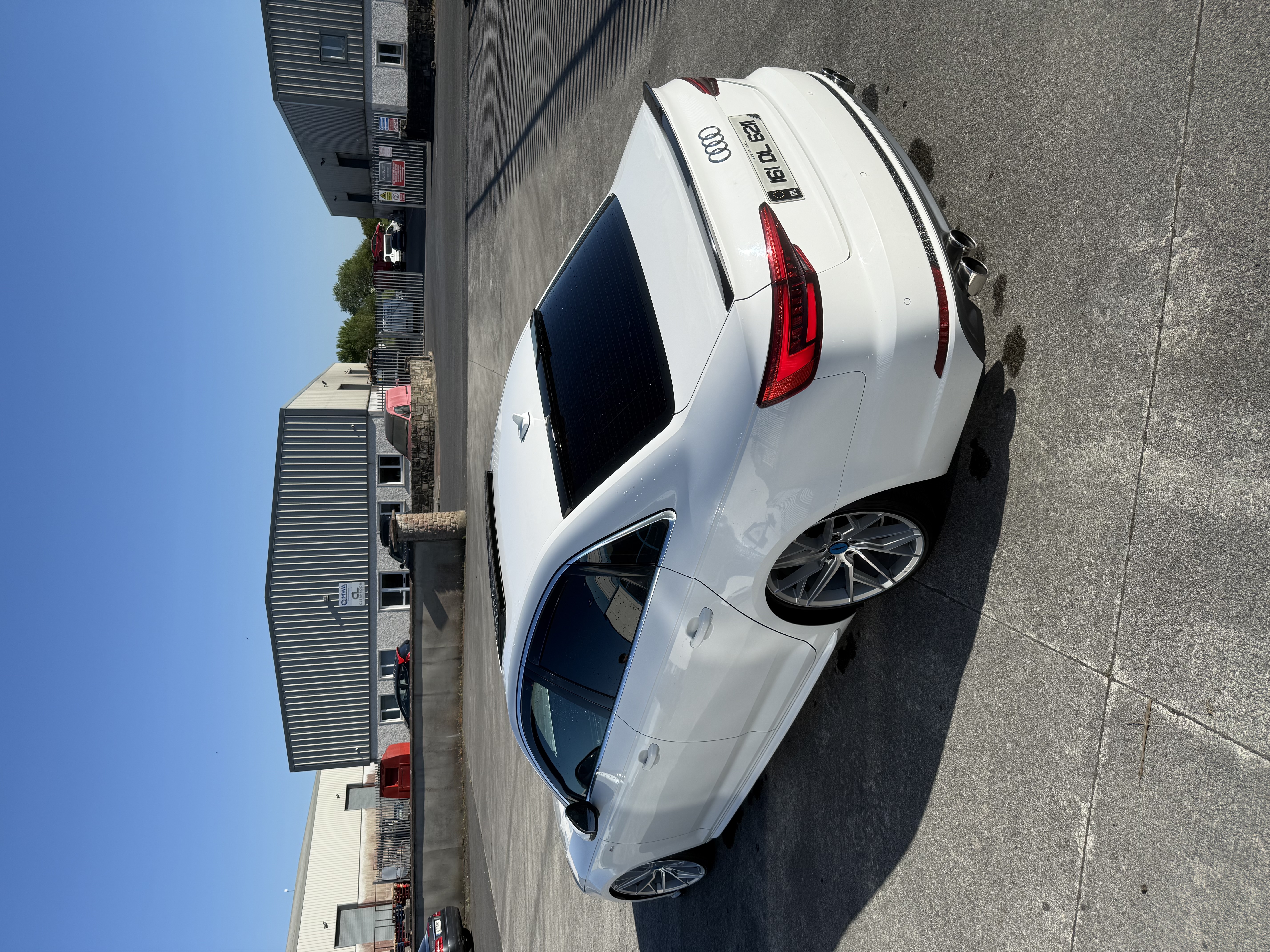 AUDI A4 B9 S-LINE